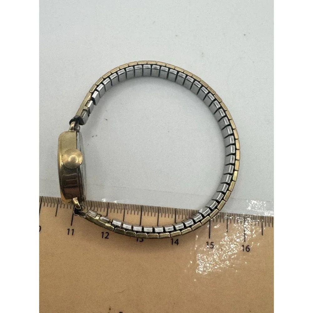 Vintage Timex Womens Oval Gold Tone‎ Watch Speidel Expansion Band Untested